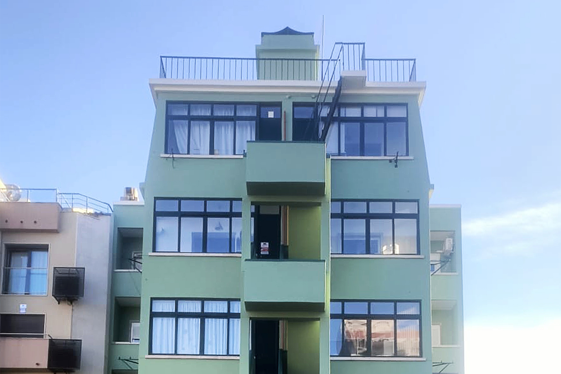 Reabilitação da fachada tardoz - Av.-Barbosa-du-Bocage - Lisboa