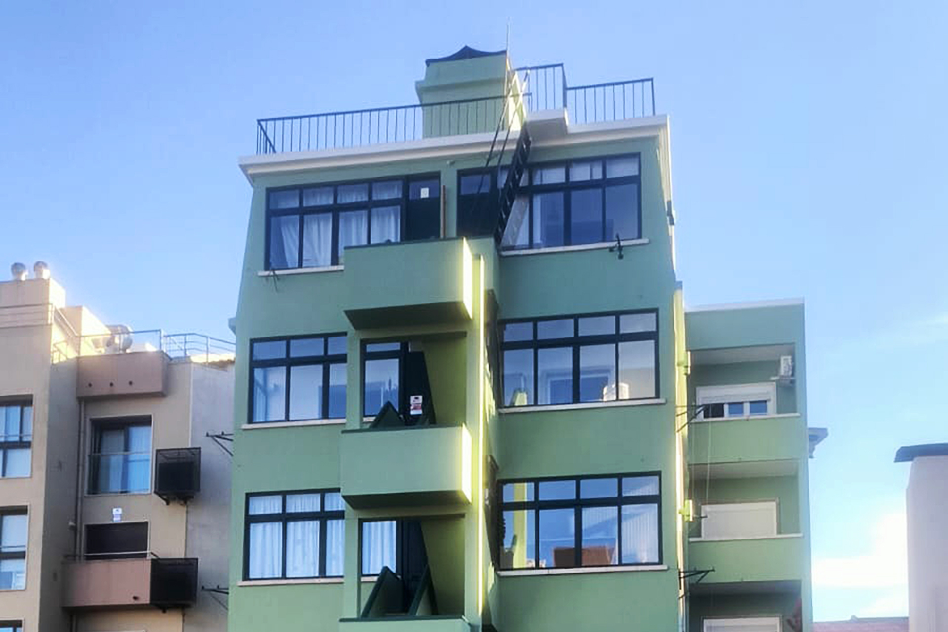 Reabilitação da fachada tardoz - Av.-Barbosa-du-Bocage - Lisboa