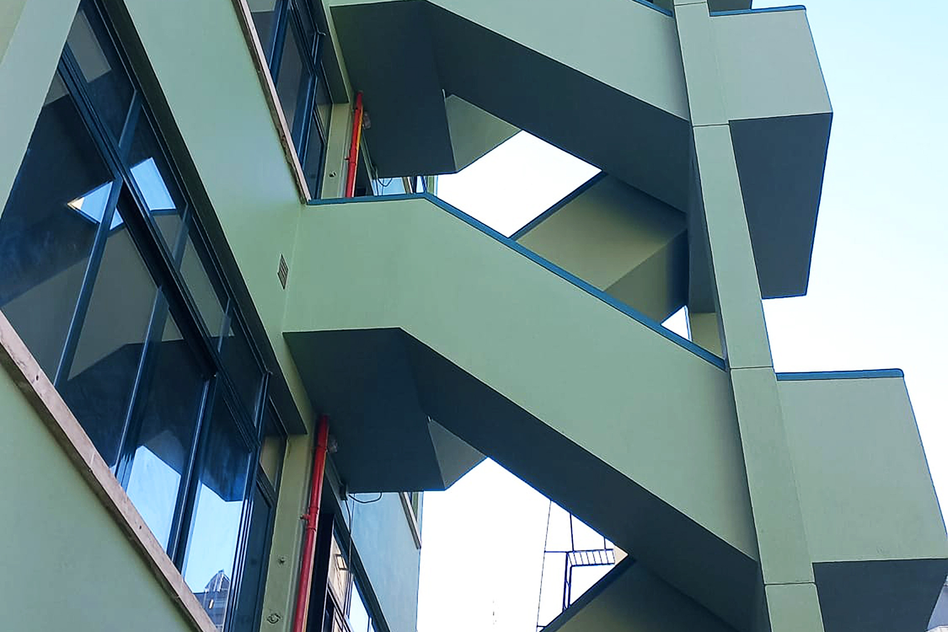 Reabilitação da fachada tardoz - Av.-Barbosa-du-Bocage - Lisboa